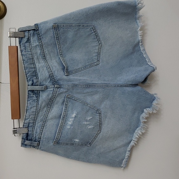 Wild Fable Super High Rise Light Wash Jean Shorts Button Fly Frayed Hem Sz 10 - Picture 2 of 5